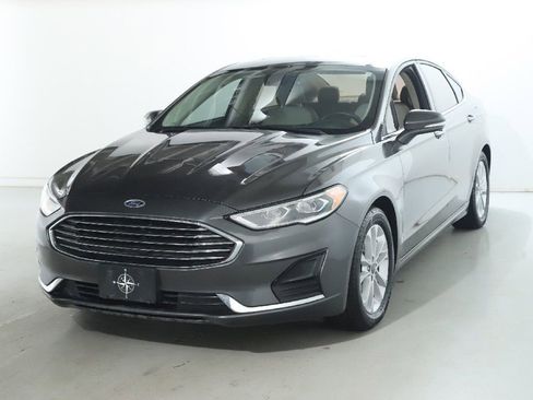Used 2020 Ford Fusion SEL image 4