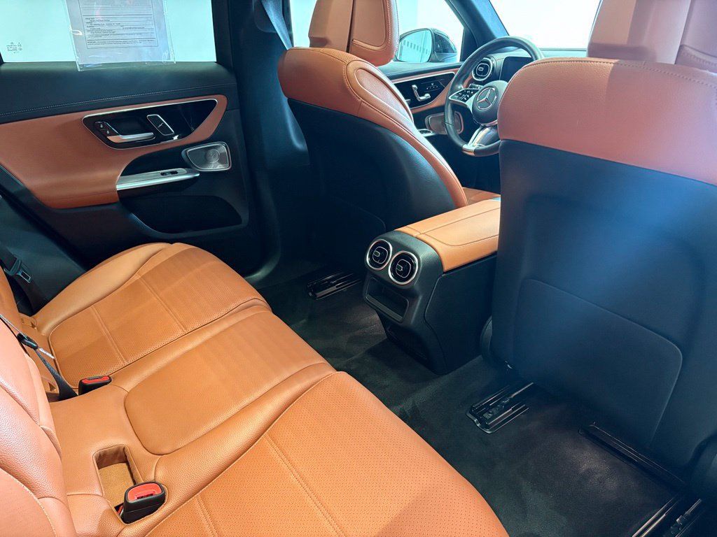 Used 2023 Mercedes-Benz GLC 300 4MATIC image 22