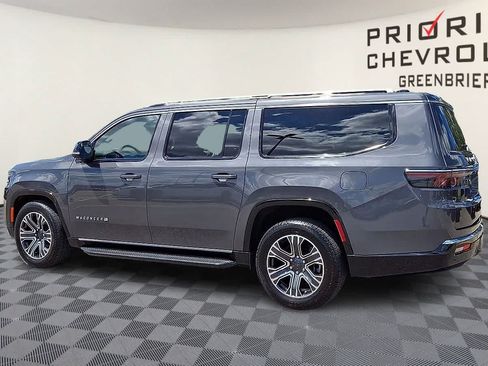 Used 2024 Jeep Wagoneer L Series II w/ Flexible Seating Group AWD/4WD image 6