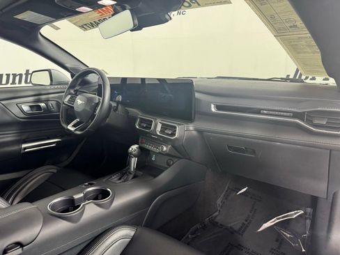Used 2025 Ford Mustang Premium RWD image 27
