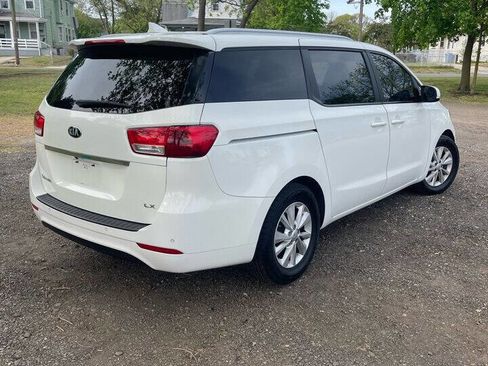Used 2016 Kia Sedona LX w/ LX Convenience Package FWD image 3