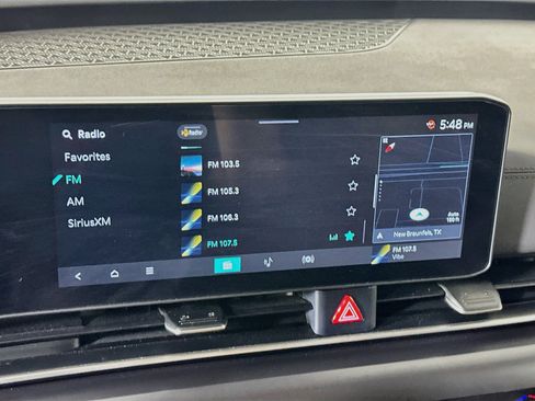 Used 2025 Kia Carnival FWD image 19