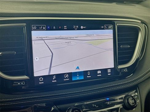 New 2025 Chrysler Pacifica Select w/ Uconnect Theater Family Group image 15