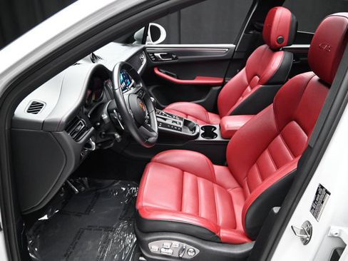 Used 2023 Porsche Macan GTS image 48