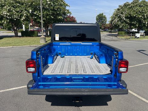 Used 2021 Jeep Gladiator Sport AWD/4WD image 15