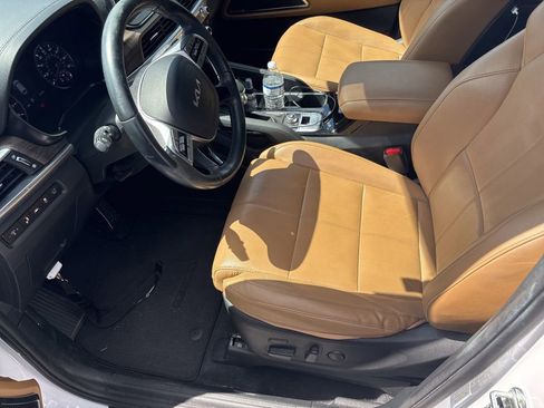 Certified 2022 Kia Telluride SX w/ Towing Package image 8