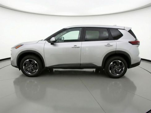 Used 2025 Nissan Rogue SV image 5