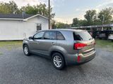 Used 2014 Kia Sorento LX image 3