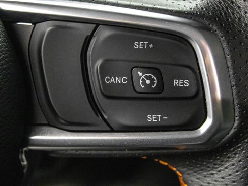 Used 2023 Jeep Gladiator Mojave w/ Cold Weather Group image 21