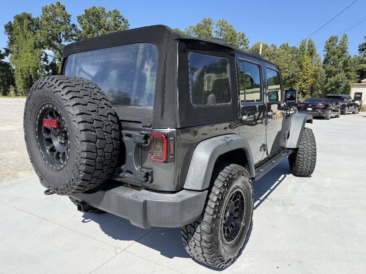 Used 2017 Jeep Wrangler Unlimited Sport w/ Max Tow Package AWD/4WD image 8