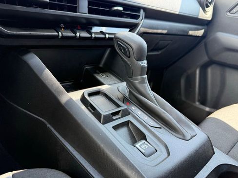 Used 2024 Chevrolet Colorado W/T RWD image 18