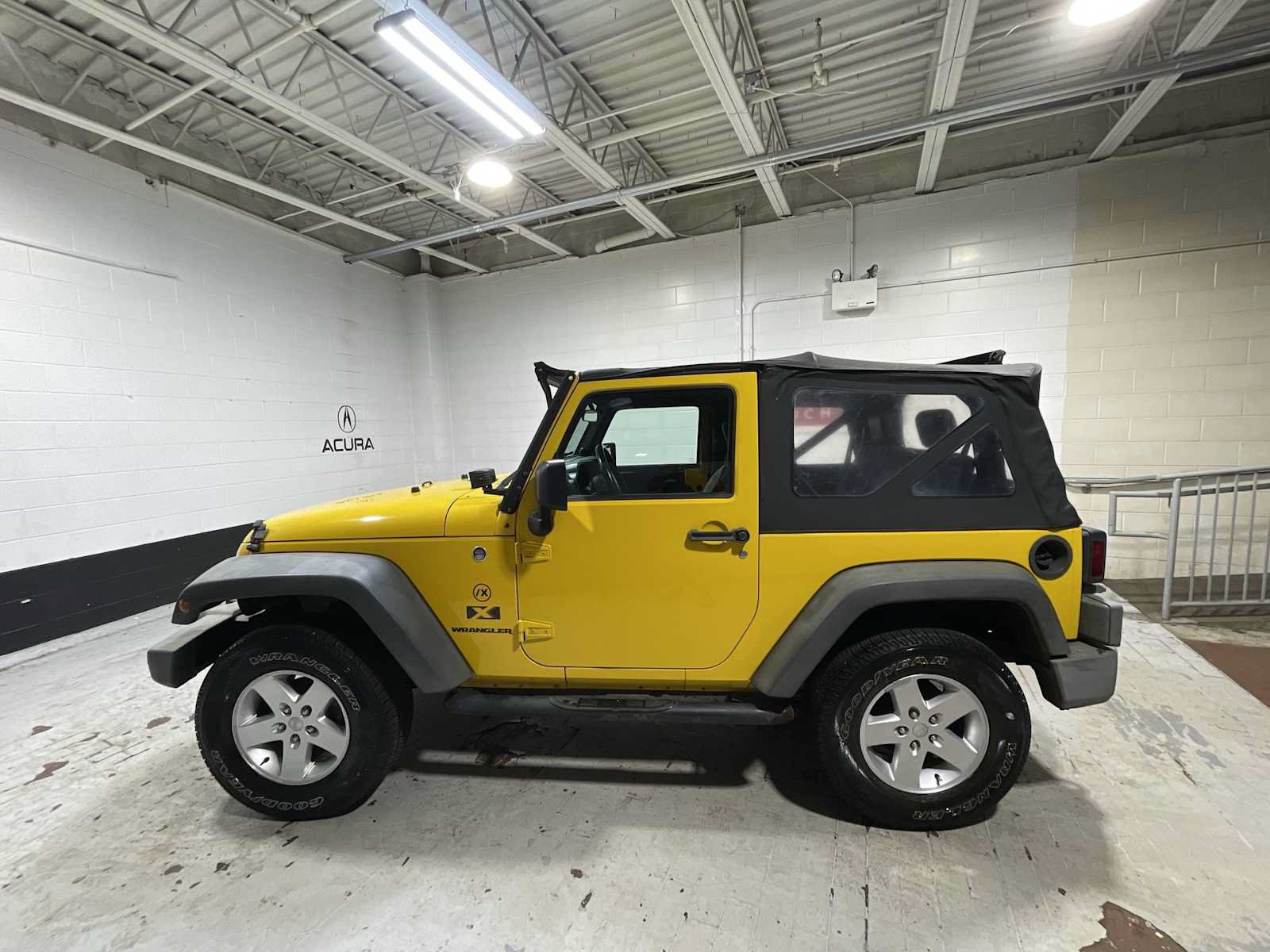 Used 2009 Jeep Wrangler X AWD/4WD image 3