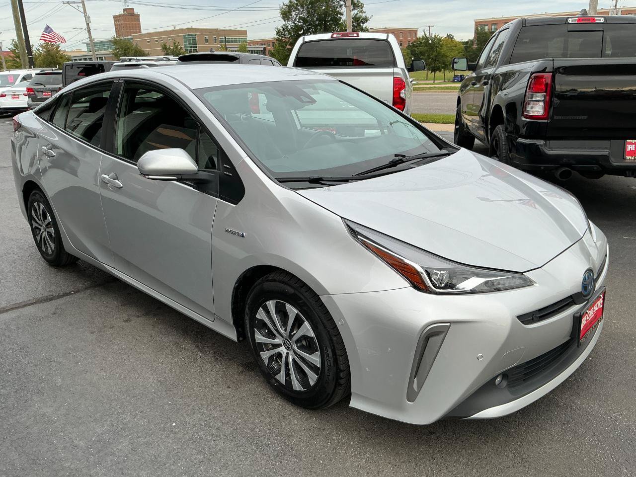 Used 2022 Toyota Prius XLE w/ Advanced Technology Package AWD/4WD image 3