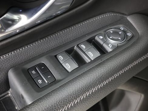 Used 2021 GMC Yukon Denali image 26