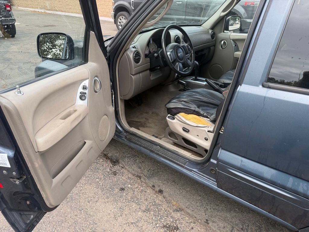 Used 2002 Jeep Liberty Limited AWD/4WD image 18