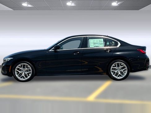 Used 2025 BMW 330i Sedan w/ Premium Package RWD image 2