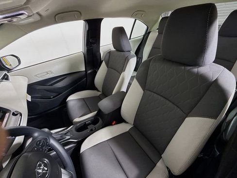 Certified 2025 Toyota Corolla LE image 5