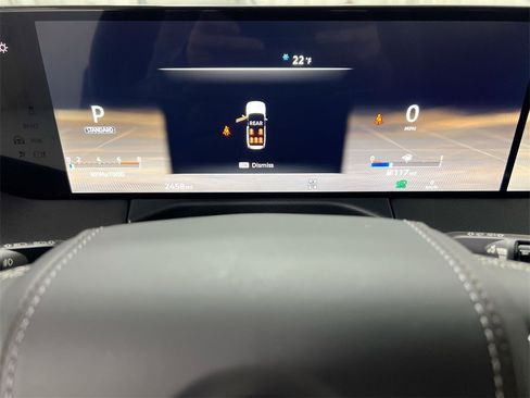 Used 2025 Nissan Armada Platinum Reserve image 11