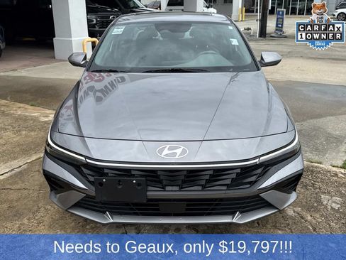 Used 2025 Hyundai Elantra SEL FWD image 3