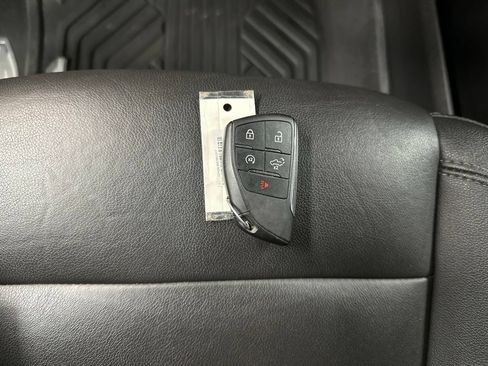 Used 2023 Chevrolet Silverado 1500 LT AWD/4WD image 37