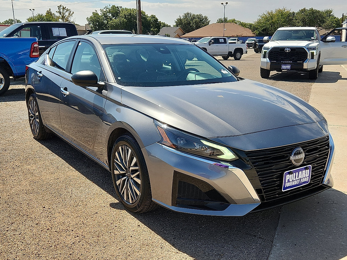 Used 2025 Nissan Altima 2.5 SV FWD image 5