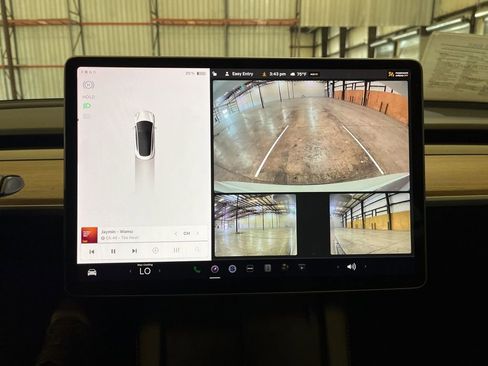 Used 2023 Tesla Model 3 Standard Range image 35