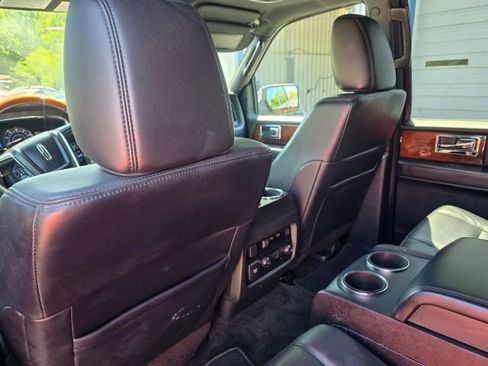 Used 2015 Lincoln Navigator 4WD image 20
