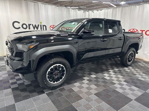 New 2025 Toyota Tacoma TRD Off-Road AWD/4WD image 4