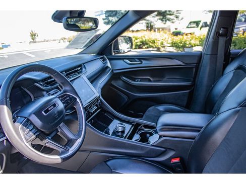 Used 2023 Jeep Grand Cherokee L Laredo AWD/4WD image 33