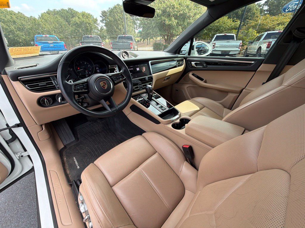 Used 2024 Porsche Macan AWD/4WD image 15