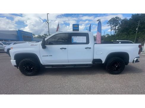 Used 2022 Chevrolet Silverado 2500 LTZ w/ LTZ Plus Package AWD/4WD image 5