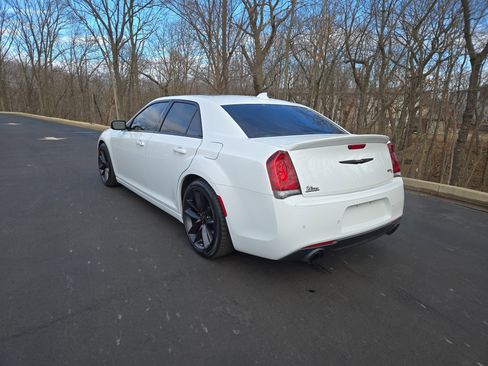 Used 2023 Chrysler 300 C image 6