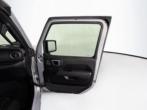 Used 2023 Jeep Wrangler Unlimited Sahara AWD/4WD image 31
