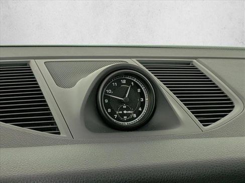 New 2026 Porsche Macan image 28