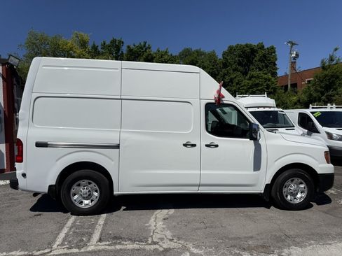 Used 2021 Nissan NV 3500 SV RWD image 5