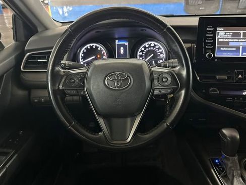 Used 2022 Toyota Camry SE FWD image 17