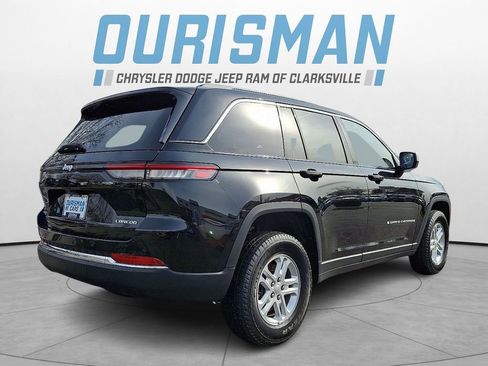 Used 2025 Jeep Grand Cherokee Laredo image 6