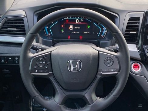 Used 2024 Honda Odyssey EX-L image 13