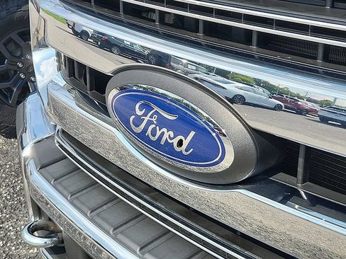 Used 2022 Ford F250 XLT w/ XLT Premium Package AWD/4WD image 4