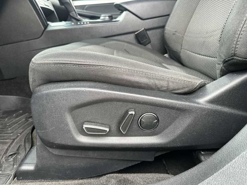 Used 2016 Ford Explorer XLT AWD/4WD image 14