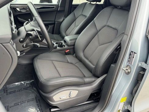 Used 2025 Porsche Macan image 16