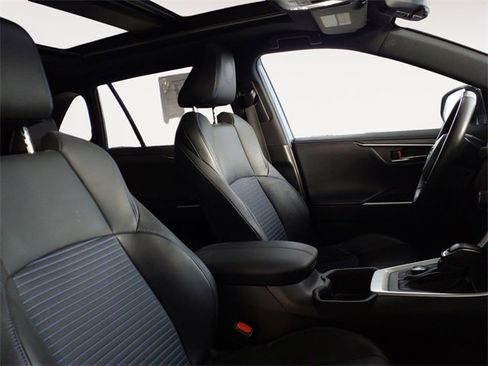 Used 2022 Toyota RAV4 XSE image 15