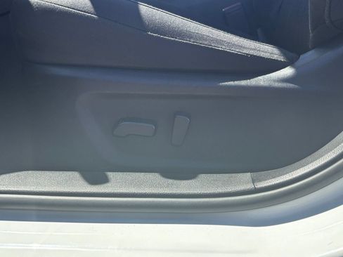Used 2025 Nissan Altima 2.5 SV FWD image 21
