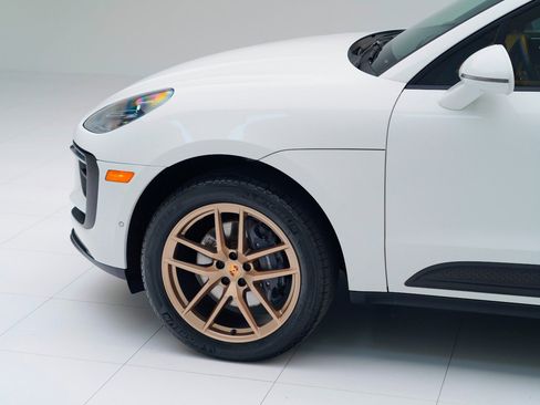 Used 2022 Porsche Macan image 11