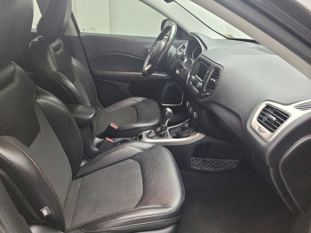 Used 2018 Jeep Compass Latitude AWD/4WD image 21