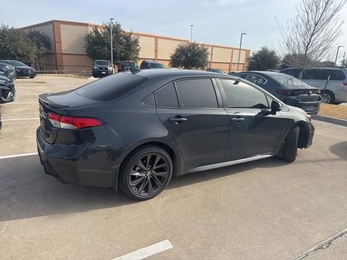 Used 2023 Toyota Corolla SE image 3