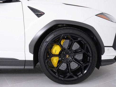 Used 2024 Lamborghini Urus Performante image 16