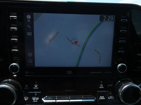 Used 2020 Toyota Highlander Limited FWD image 32