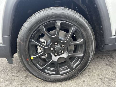 New 2026 Jeep Compass Latitude AWD/4WD image 17