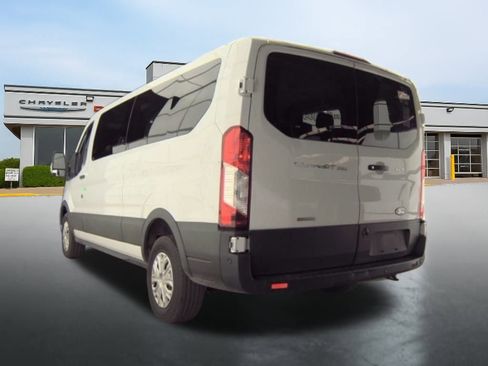 Used 2023 Ford Transit 350 XLT image 3